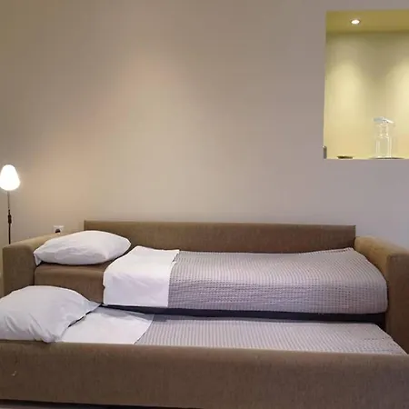 Afroditis's & Makis's Appartamento Leonídion